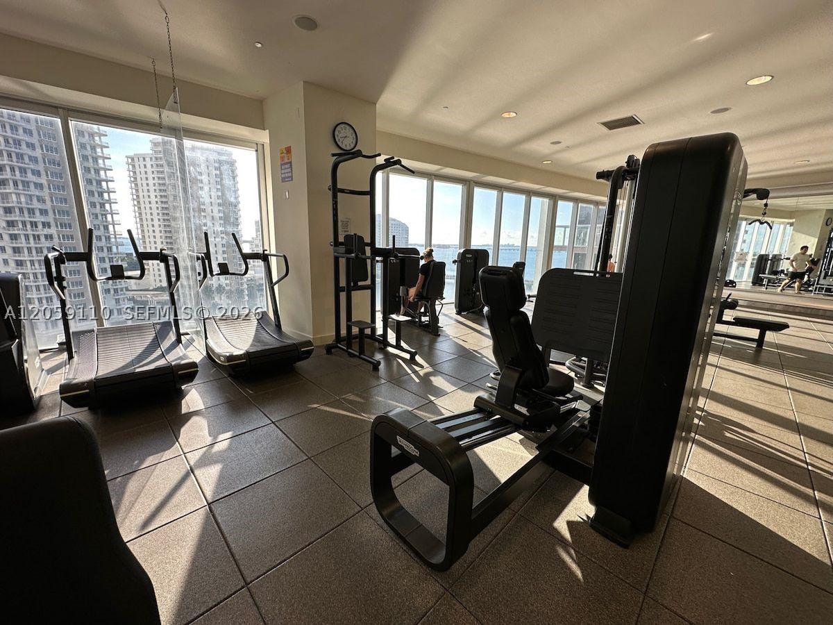 485 Brickell Ave #2507, Miami FL 33131