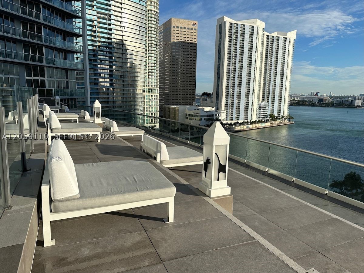 485 Brickell Ave #2507, Miami FL 33131