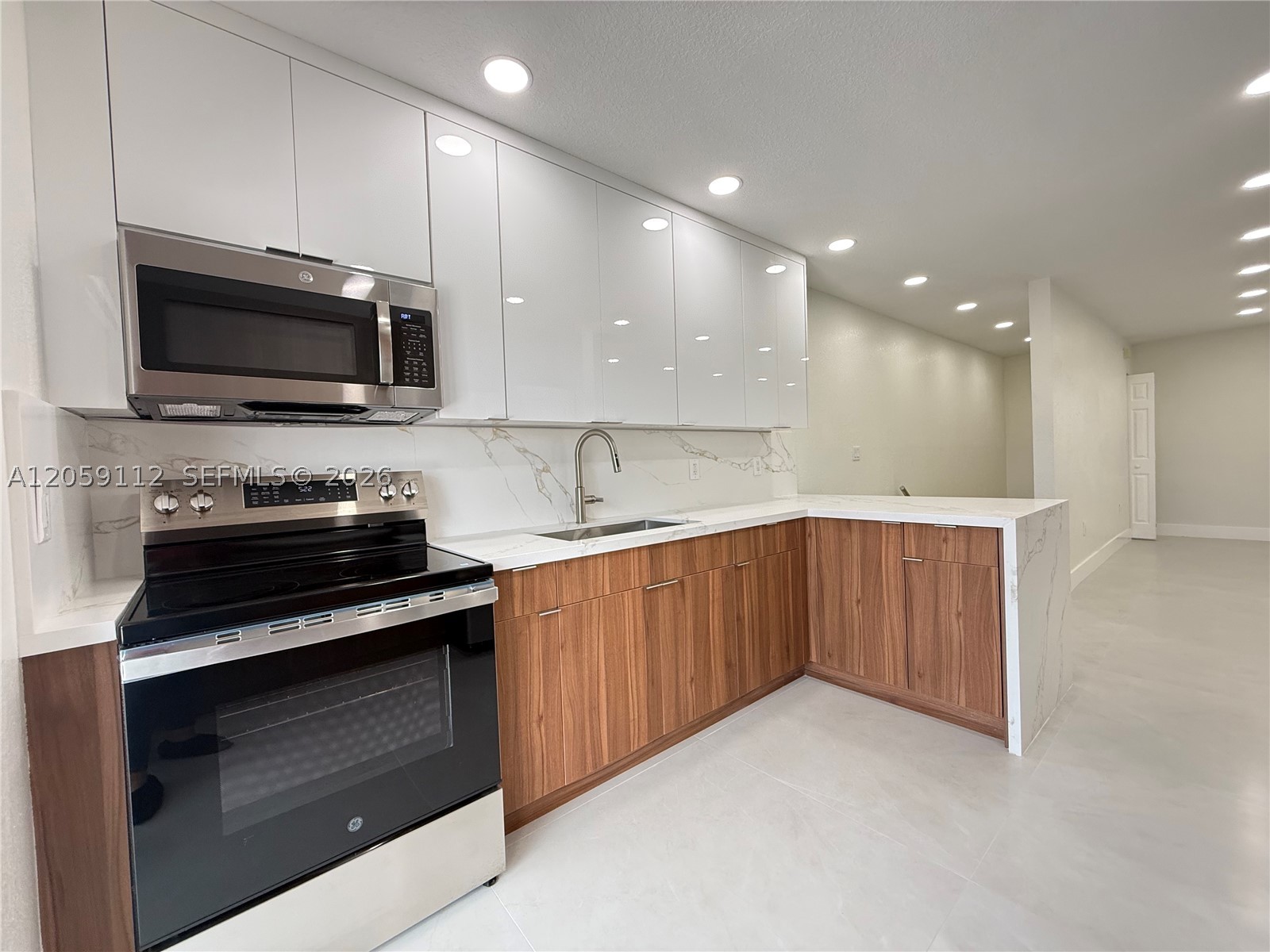 3514 W 76th St #201, Hialeah FL 33018