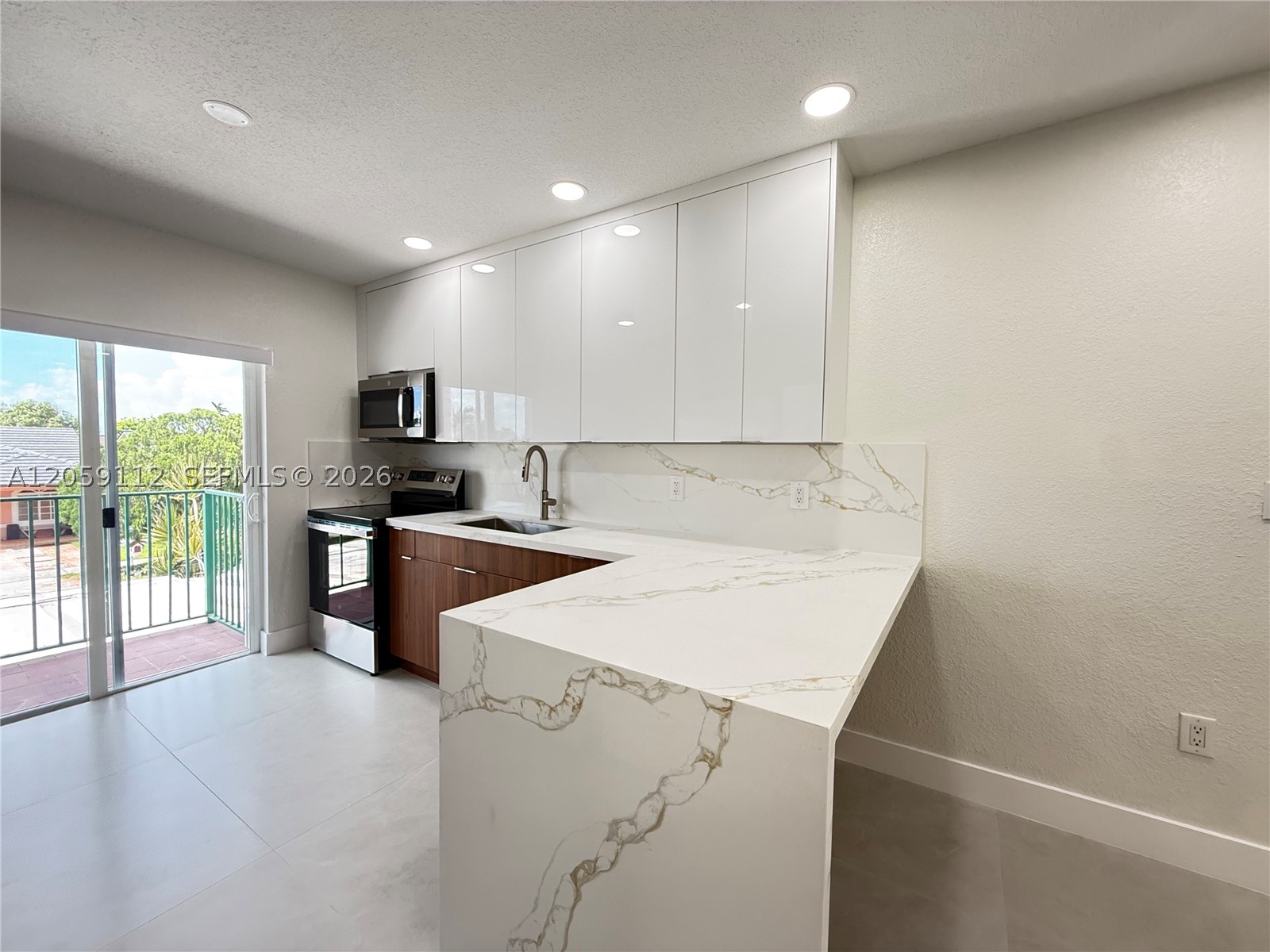 3514 W 76th St #201, Hialeah FL 33018