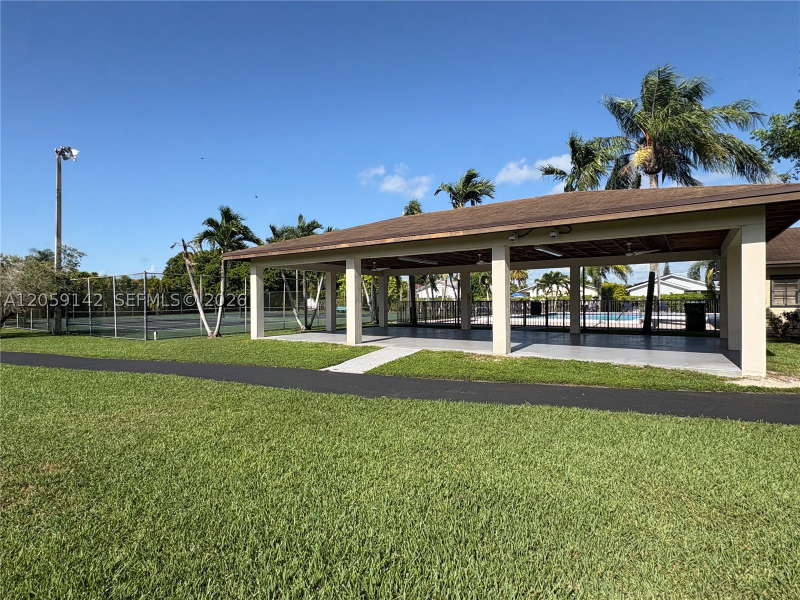 6610 SW 104th Ct, Miami FL 33173