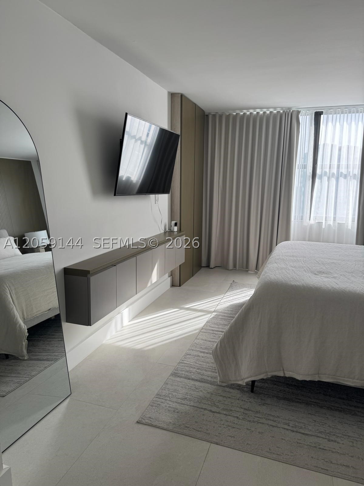 2333 Brickell Ave #2512, Miami FL 33129