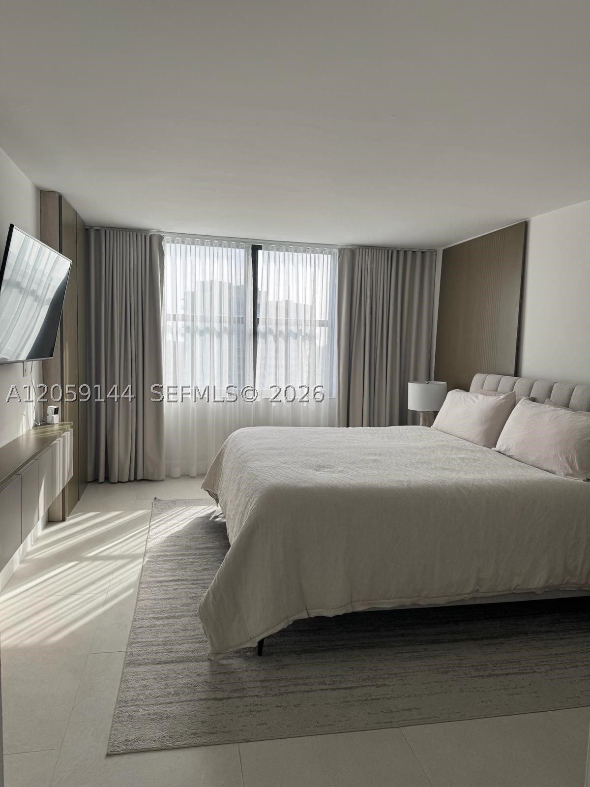 2333 Brickell Ave #2512, Miami FL 33129