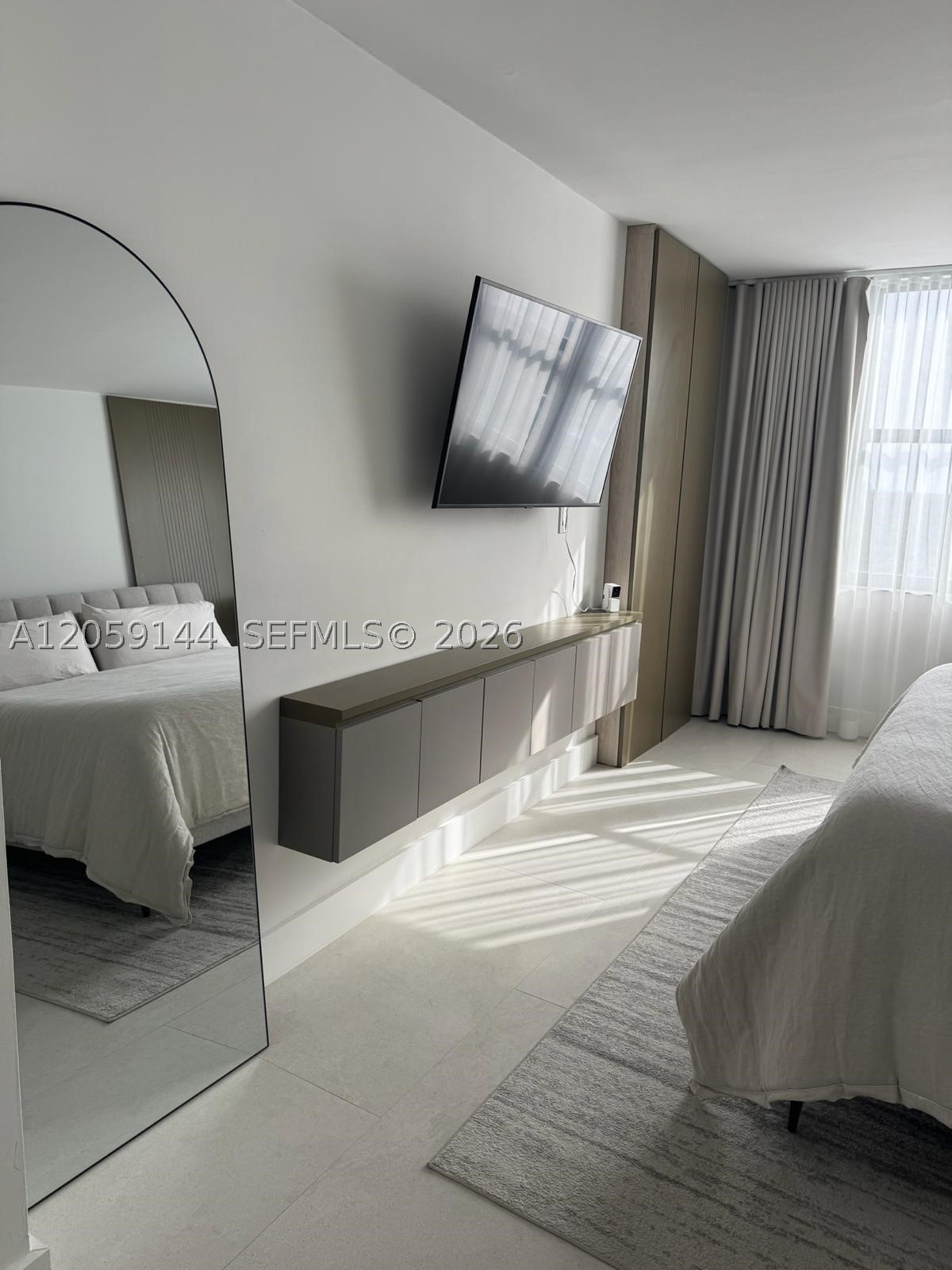 2333 Brickell Ave #2512, Miami FL 33129