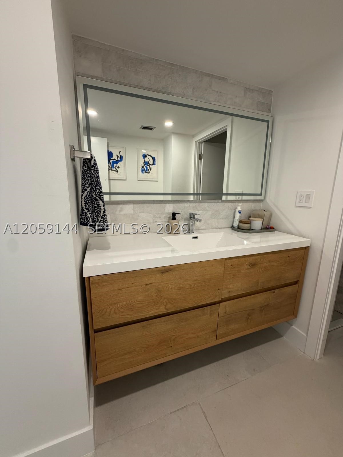2333 Brickell Ave #2512, Miami FL 33129