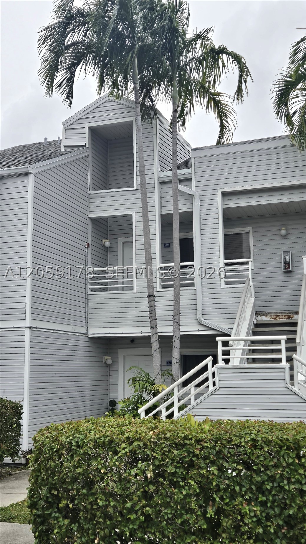 3409 NW 44th St #201, Oakland Park FL 33309