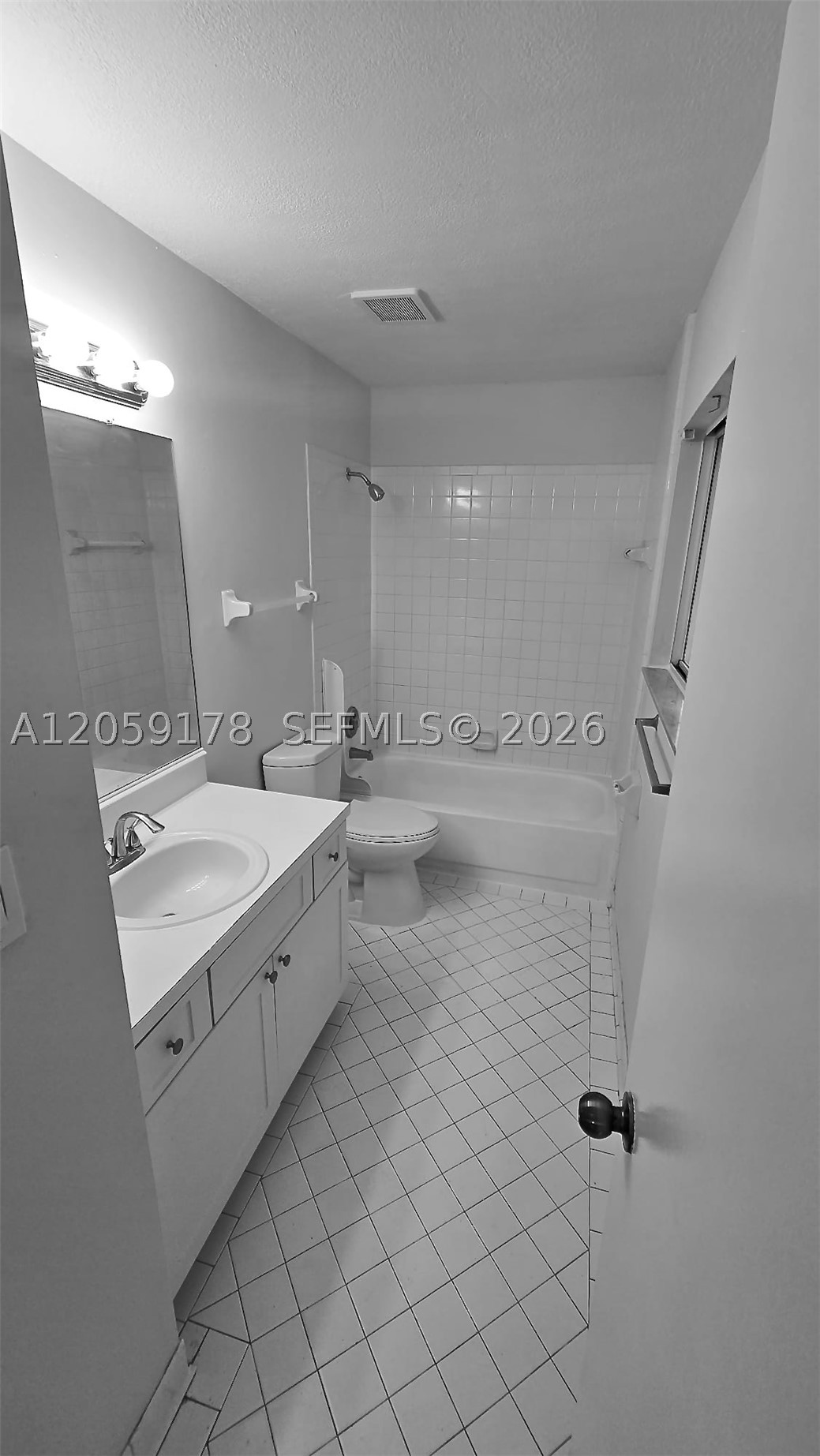 3409 NW 44th St #201, Oakland Park FL 33309