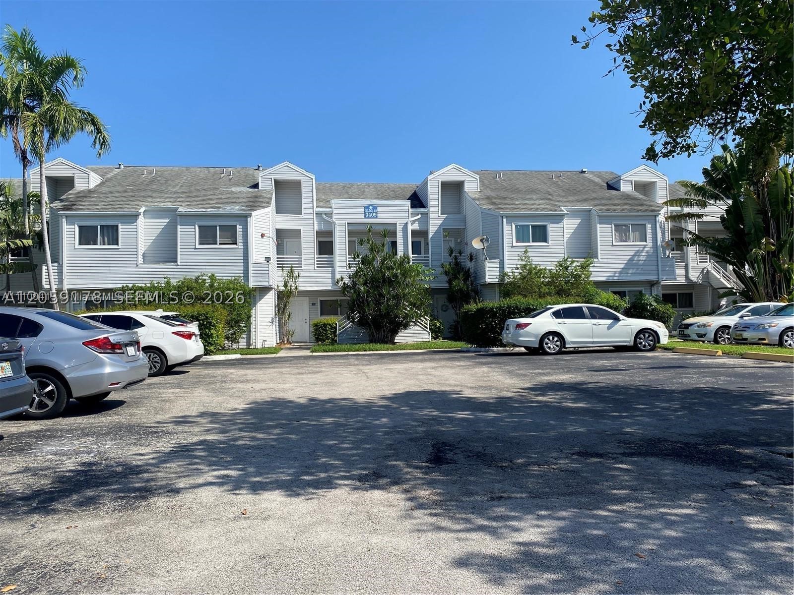 3409 NW 44th St #201, Oakland Park FL 33309