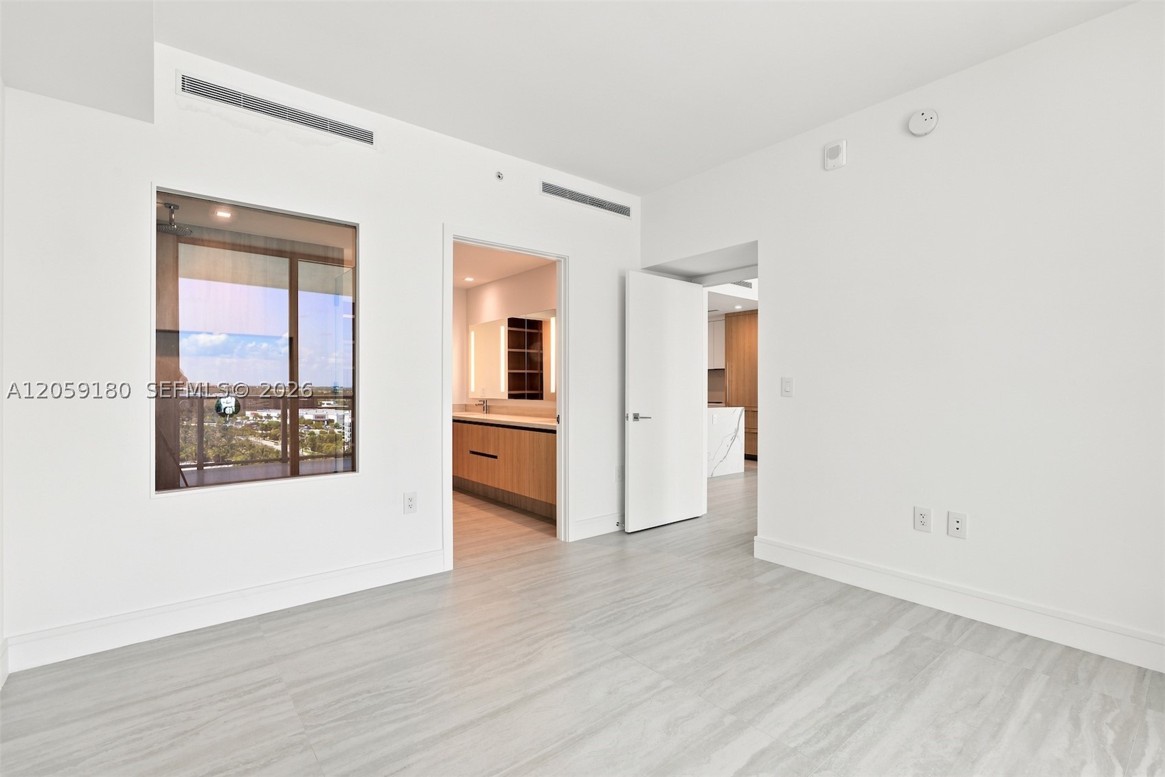 2411 Laguna Circle #1107, North Miami FL 33181