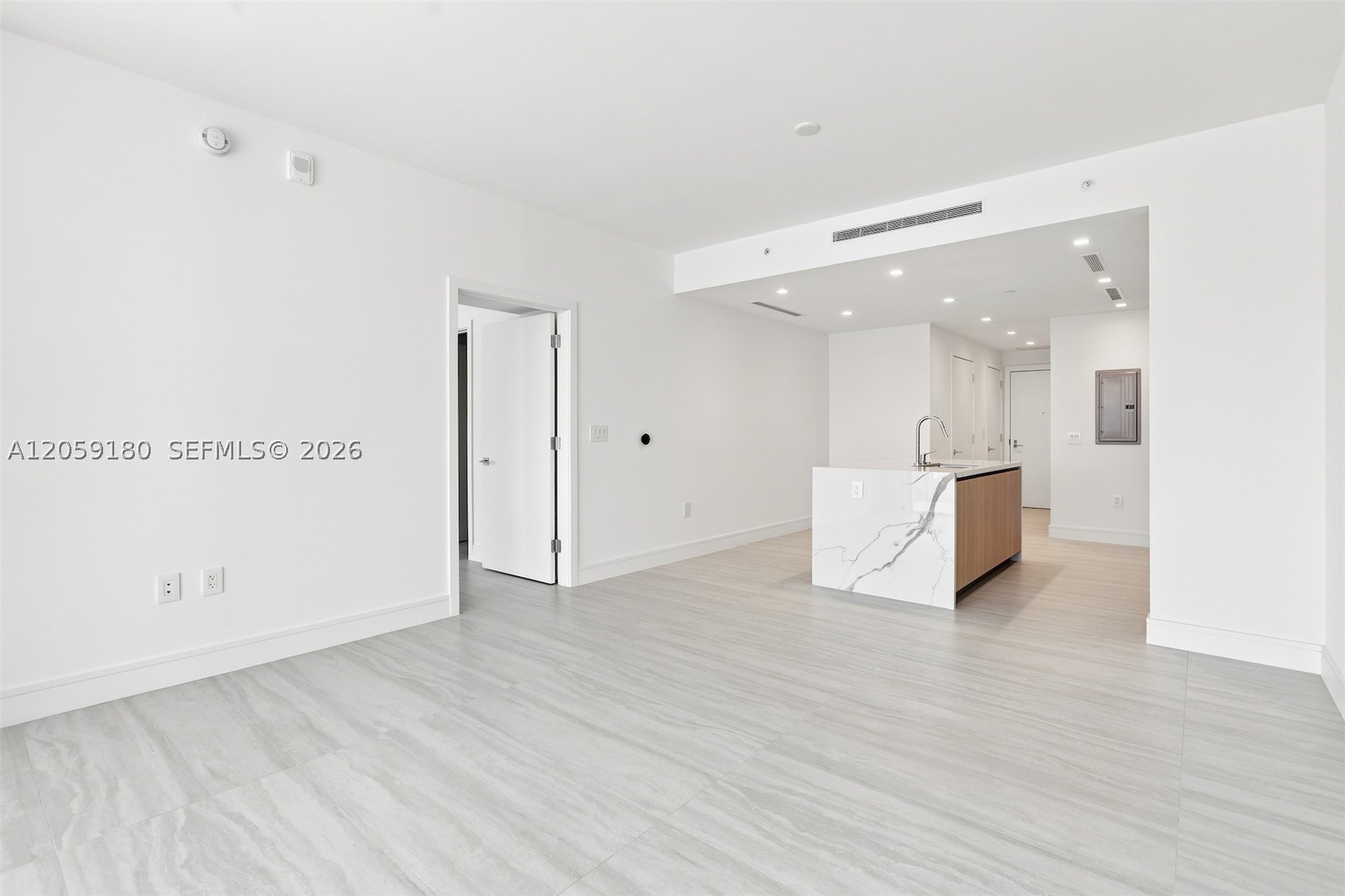 2411 Laguna Circle #1107, North Miami FL 33181