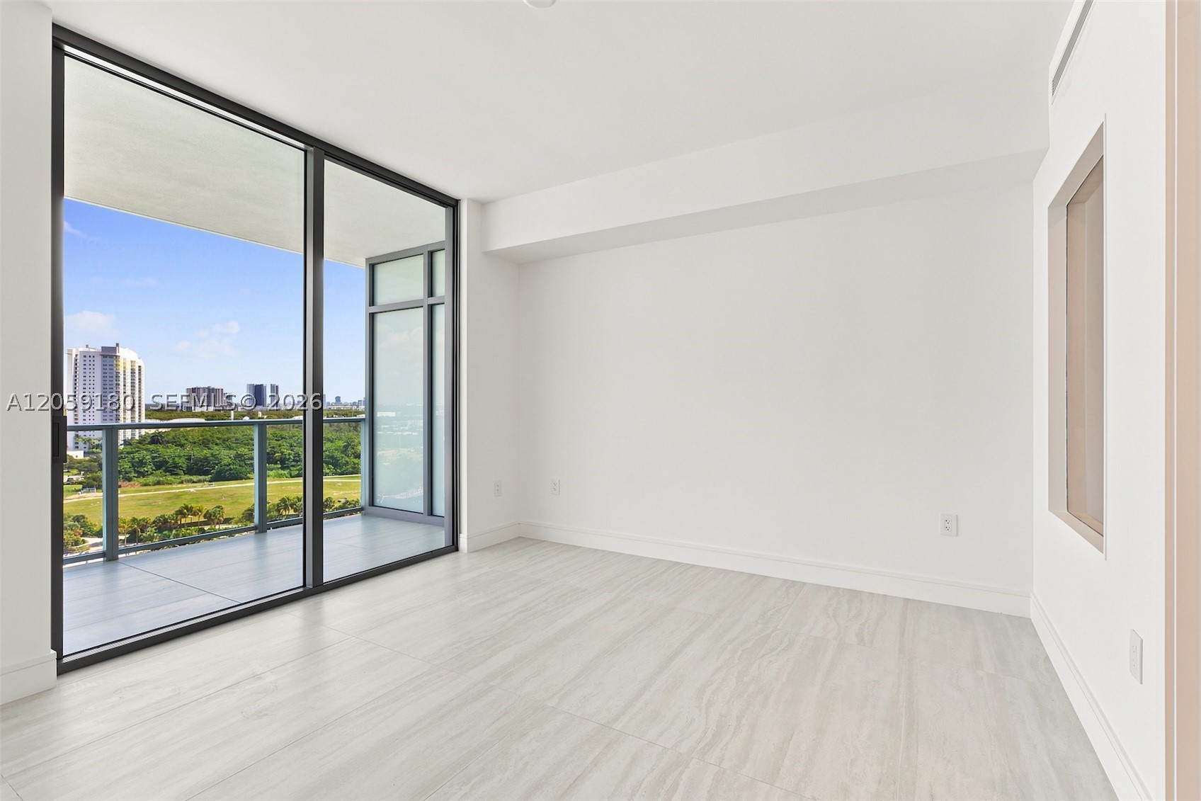 2411 Laguna Circle #1107, North Miami FL 33181