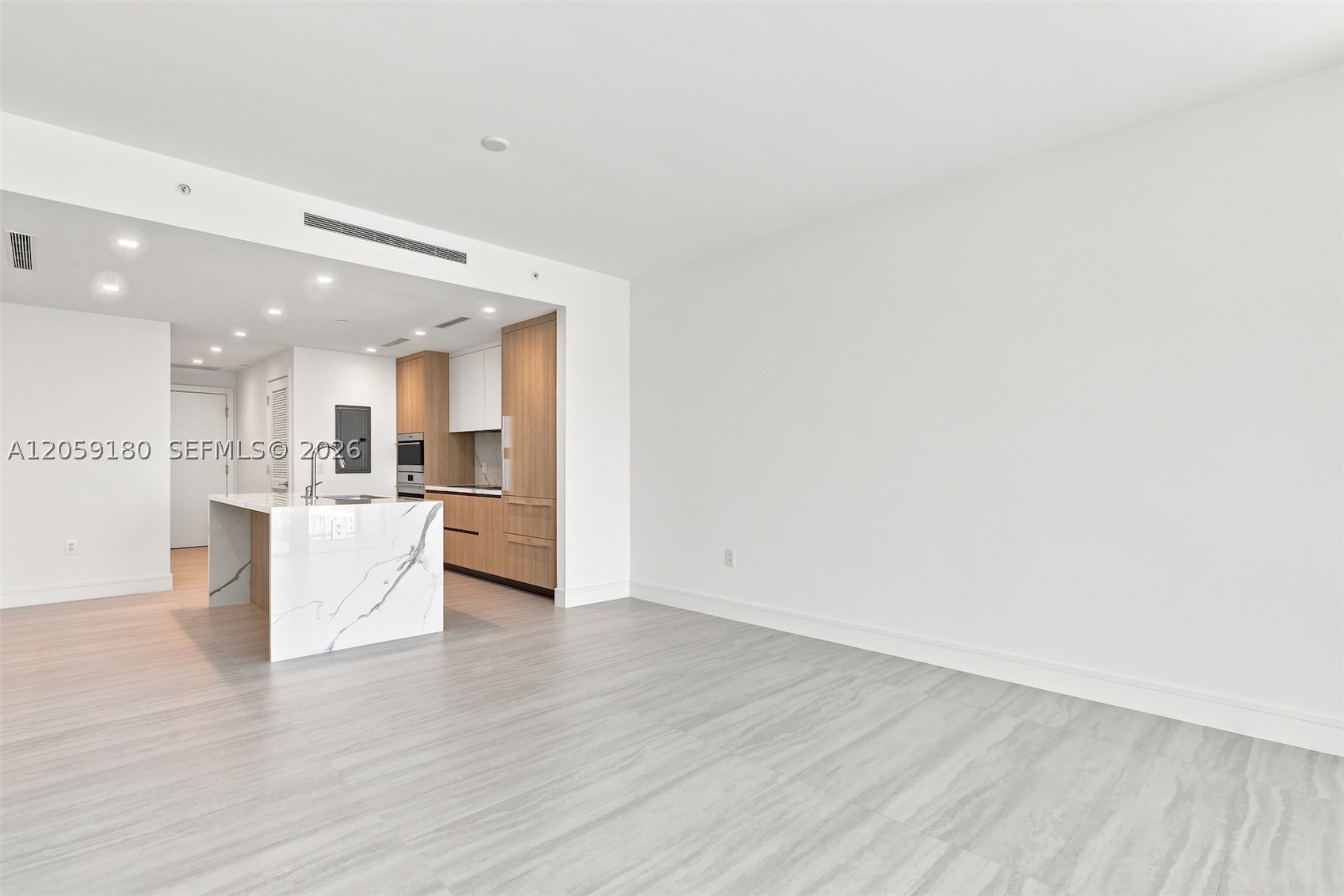 2411 Laguna Circle #1107, North Miami FL 33181