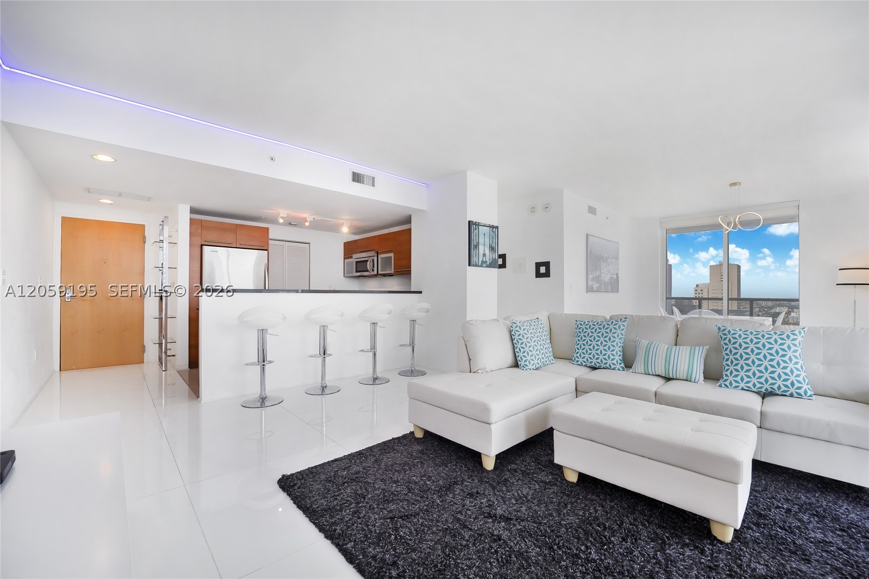 253 NE 2nd St #3302, Miami FL 33132