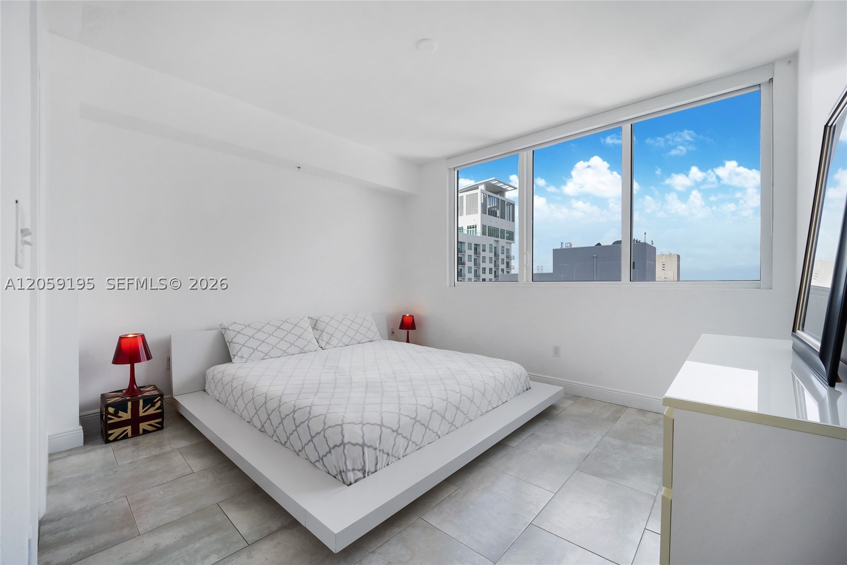 253 NE 2nd St #3302, Miami FL 33132