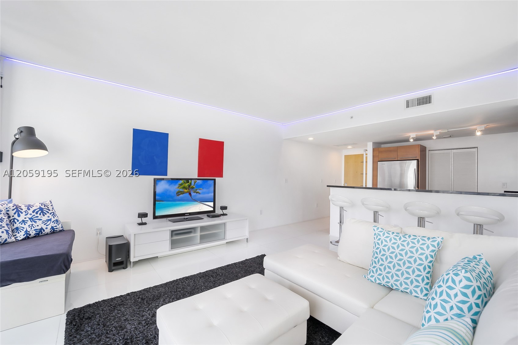 253 NE 2nd St #3302, Miami FL 33132