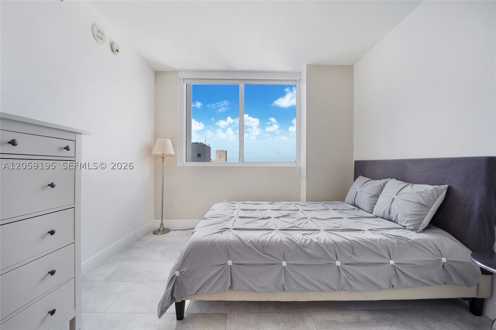 253 NE 2nd St #3302, Miami FL 33132
