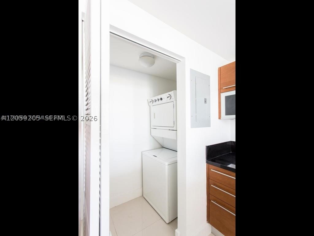 244 Biscayne Blvd #1202, Miami FL 33132