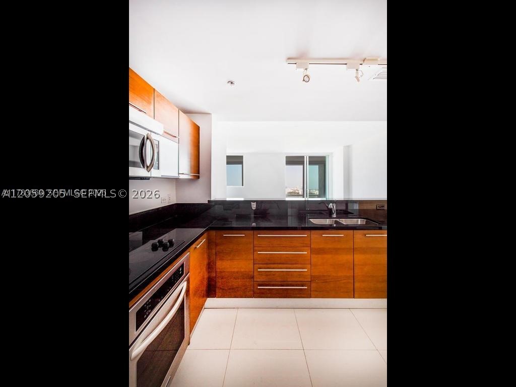 244 Biscayne Blvd #1202, Miami FL 33132