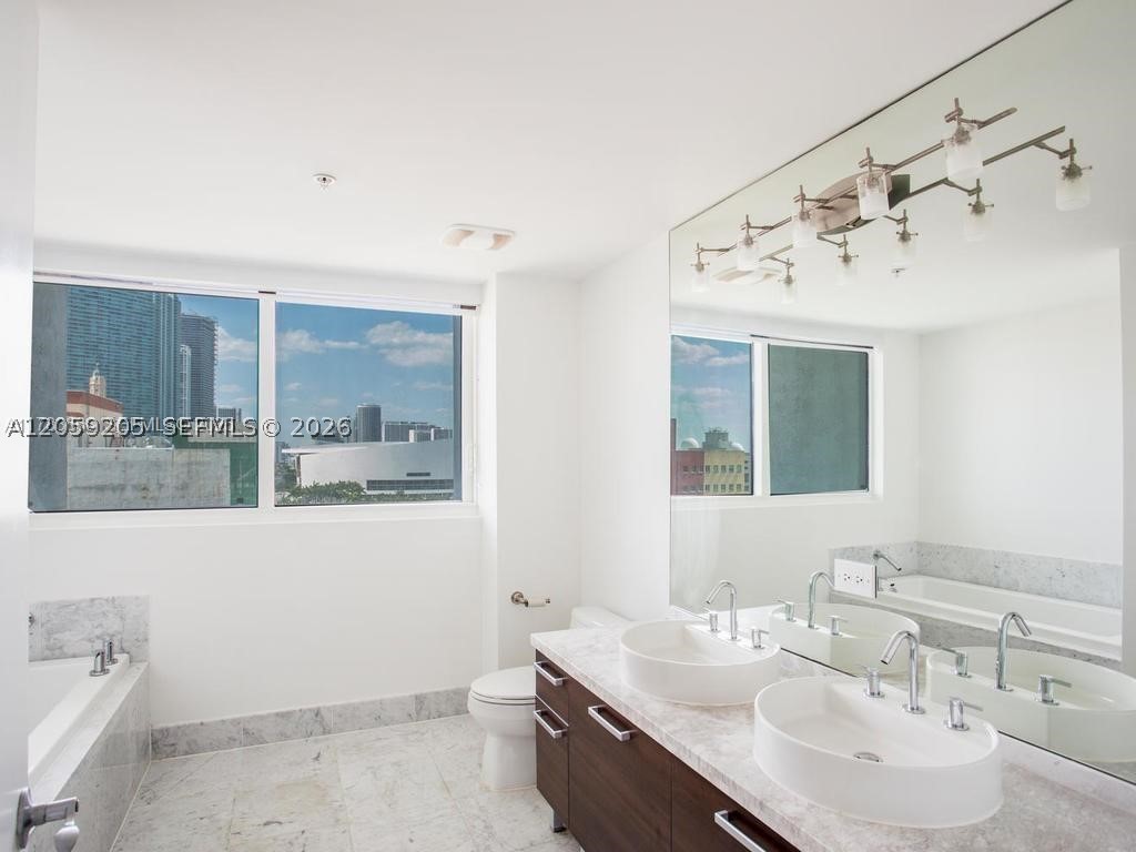 244 Biscayne Blvd #1202, Miami FL 33132