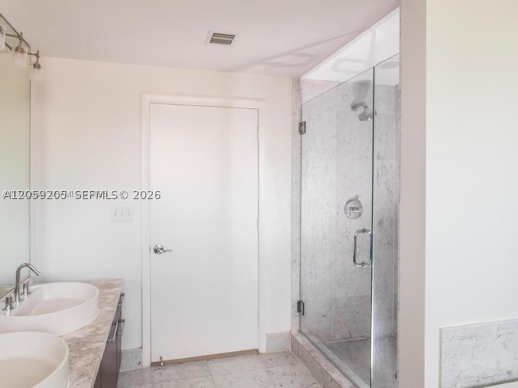 244 Biscayne Blvd #1202, Miami FL 33132