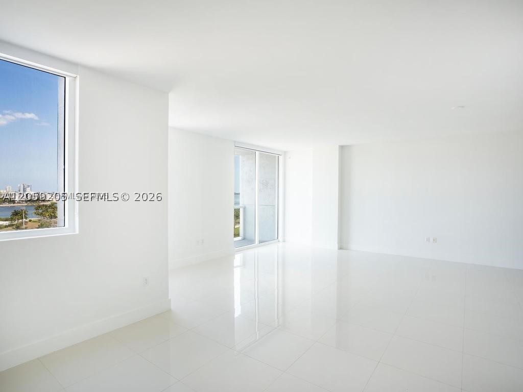 244 Biscayne Blvd #1202, Miami FL 33132