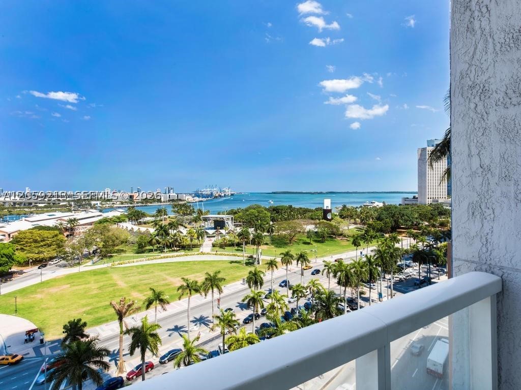 244 Biscayne Blvd #1002, Miami FL 33132