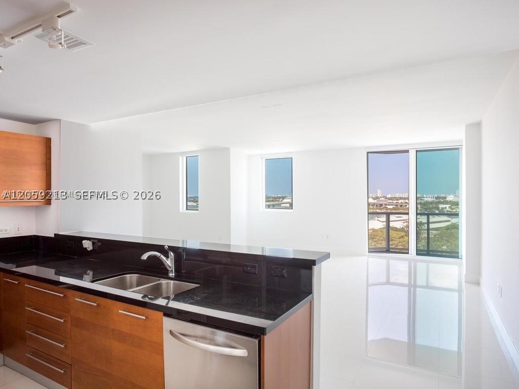 244 Biscayne Blvd #1002, Miami FL 33132