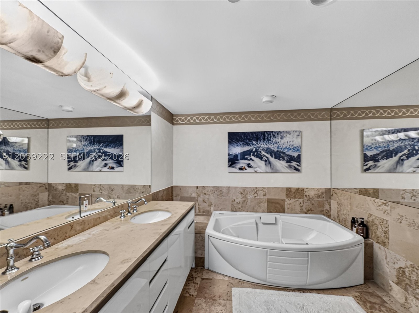 1455 Ocean Dr #704, Miami Beach FL 33139