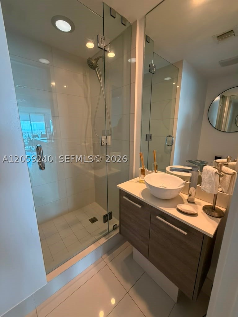 650 NE 32nd St #3405, Miami FL 33137