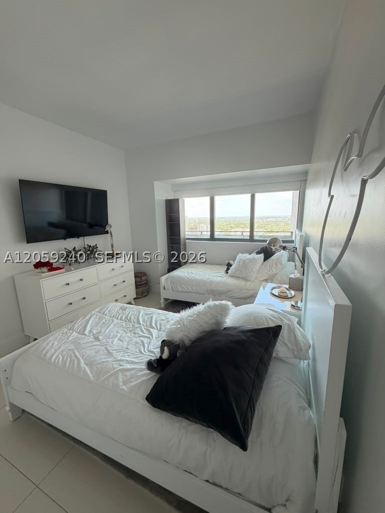 650 NE 32nd St #3405, Miami FL 33137