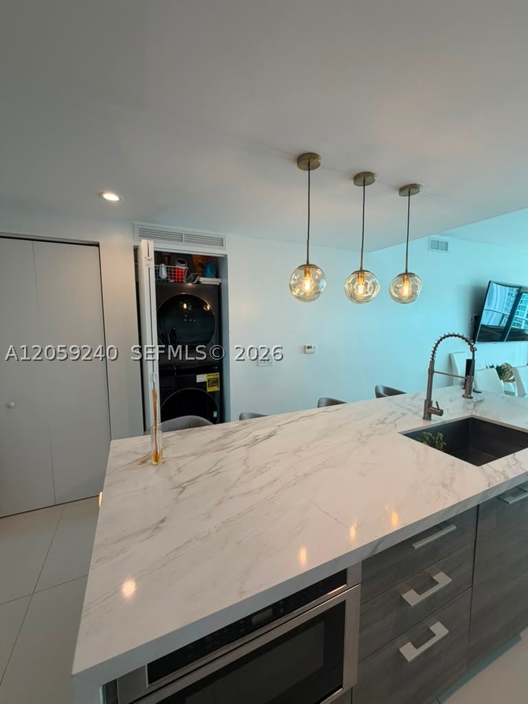 650 NE 32nd St #3405, Miami FL 33137