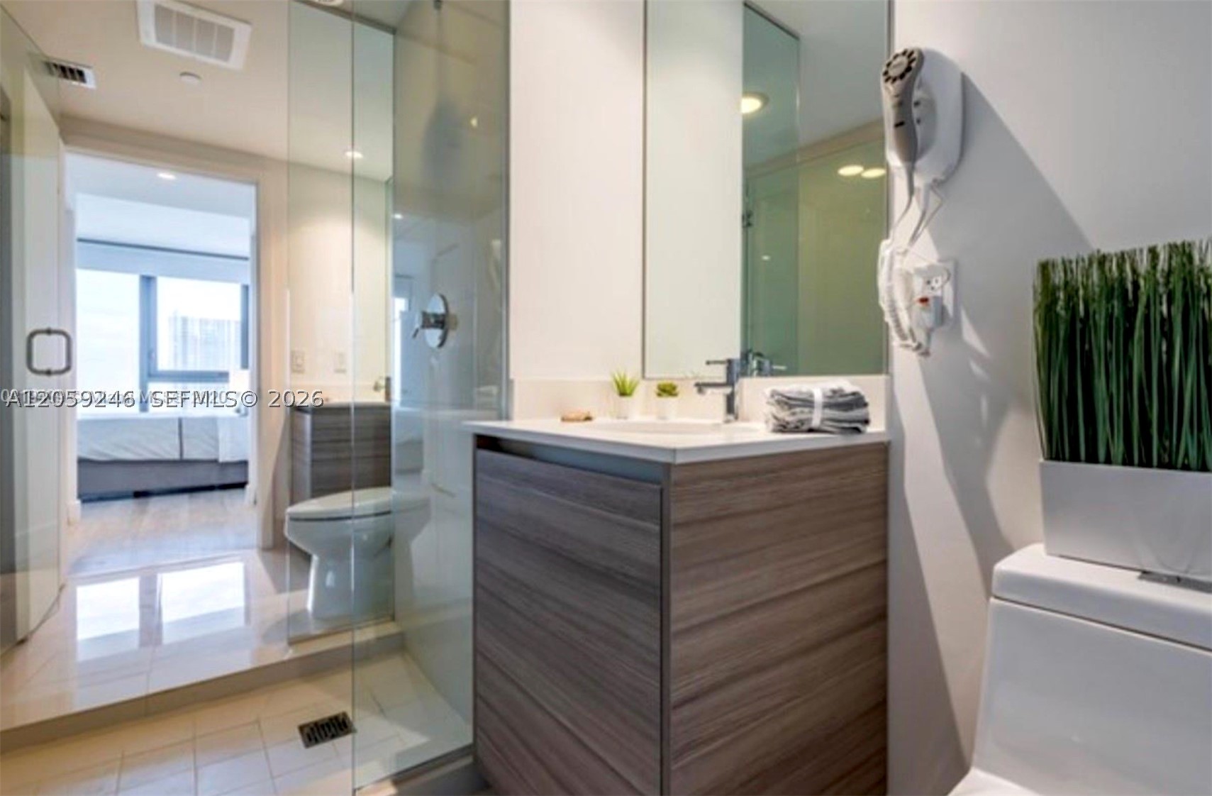 121 NE 34th St #3105, Miami FL 33137