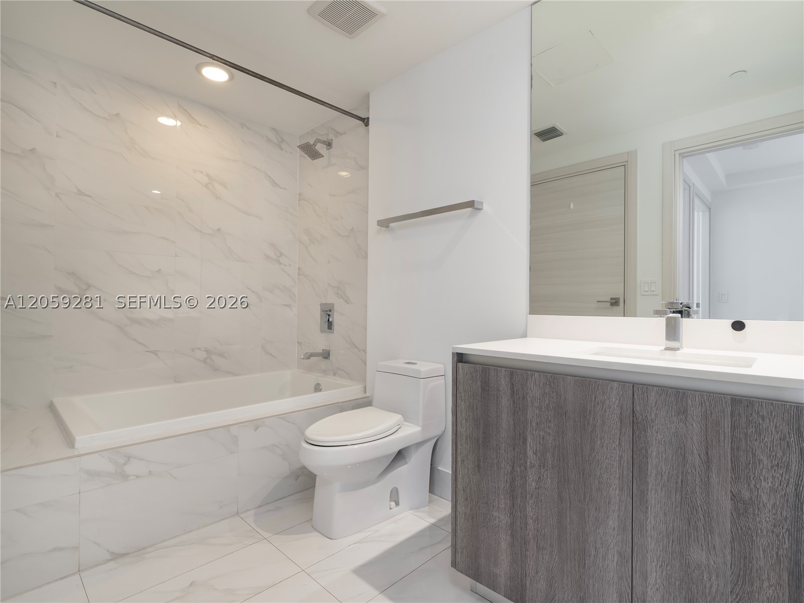 801 S Miami Ave #4709, Miami FL 33130