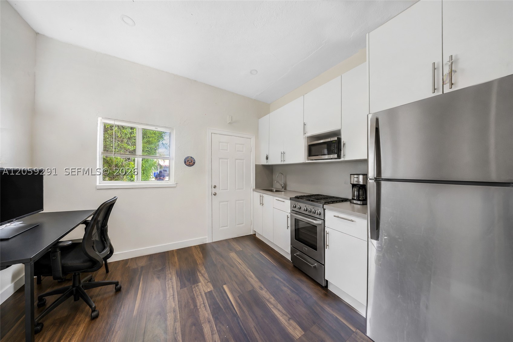 2420 NW 34th St, Miami FL 33142