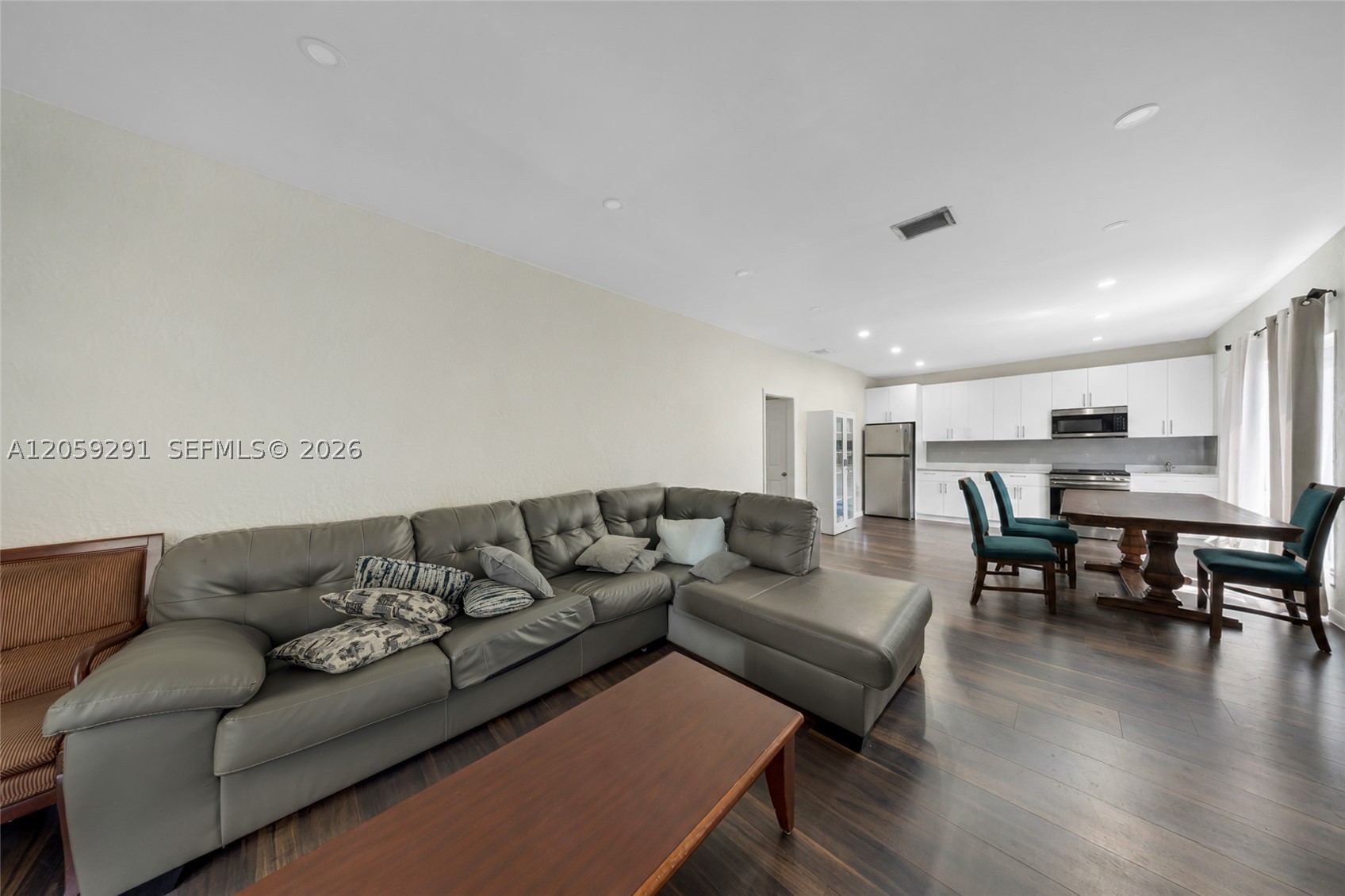 2420 NW 34th St, Miami FL 33142