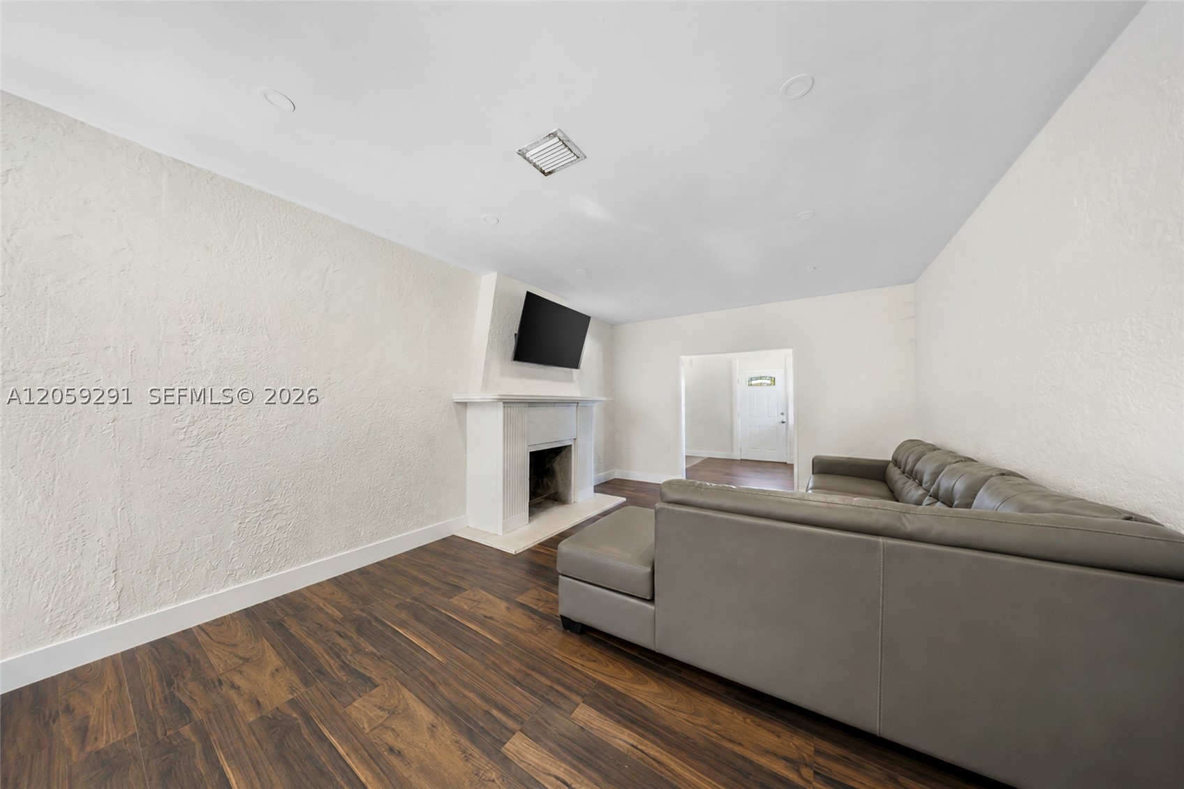 2420 NW 34th St, Miami FL 33142