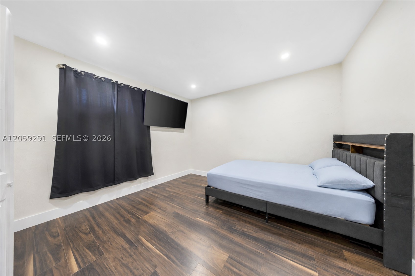 2420 NW 34th St, Miami FL 33142