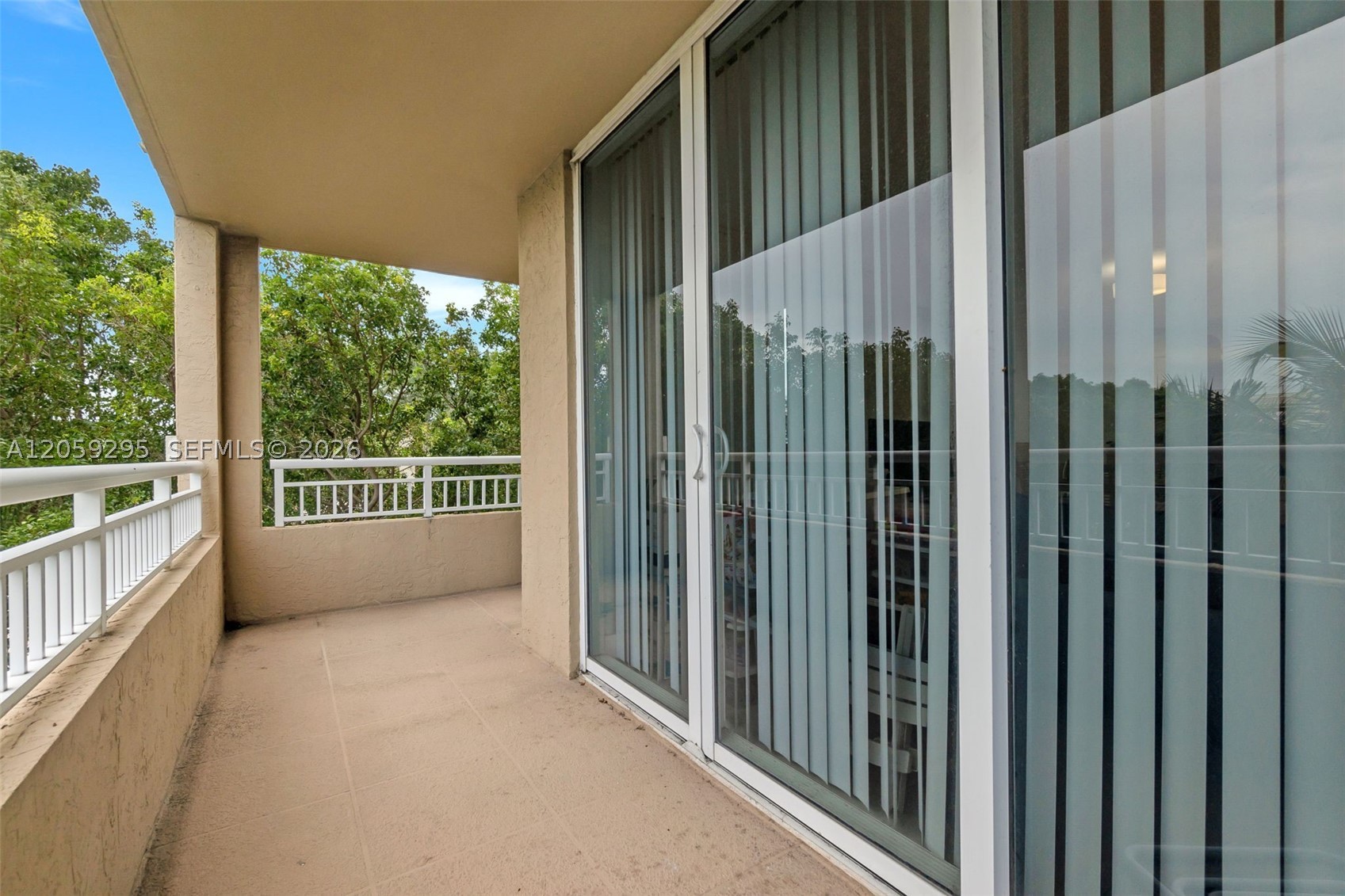19501 W Country Club Dr #309, Aventura FL 33180