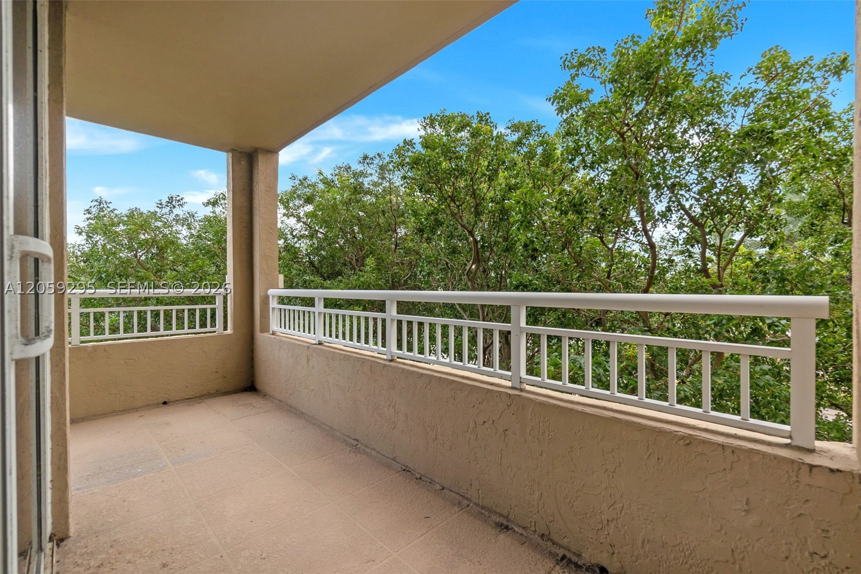 19501 W Country Club Dr #309, Aventura FL 33180