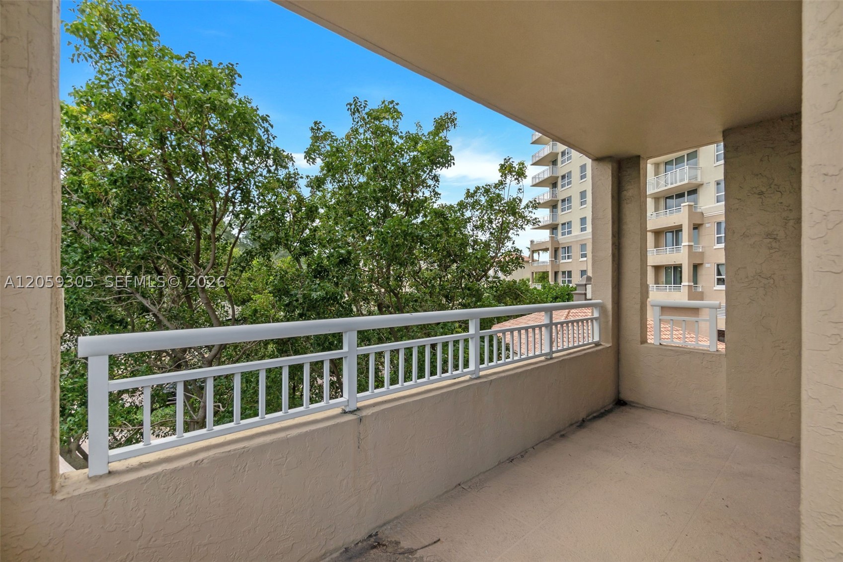19501 W Country Club Dr #309, Aventura FL 33180