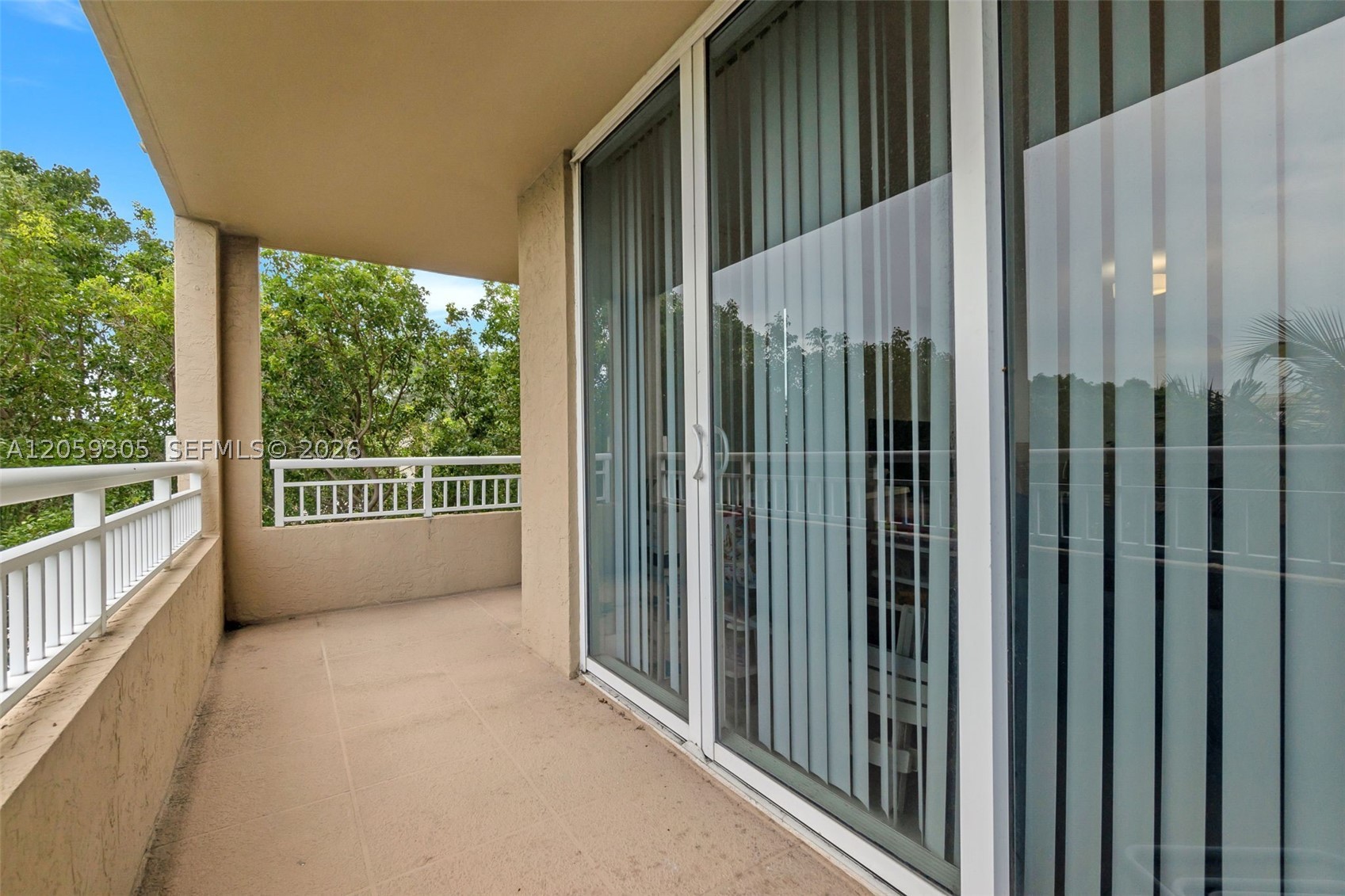 19501 W Country Club Dr #309, Aventura FL 33180