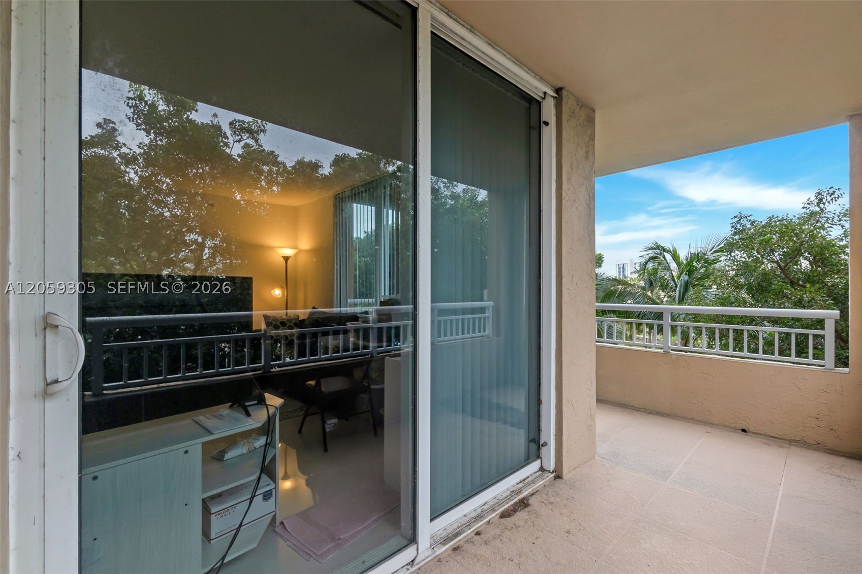19501 W Country Club Dr #309, Aventura FL 33180