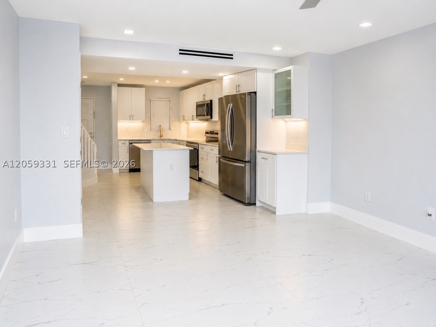 2750 W 76th St #203, Hialeah FL 33016