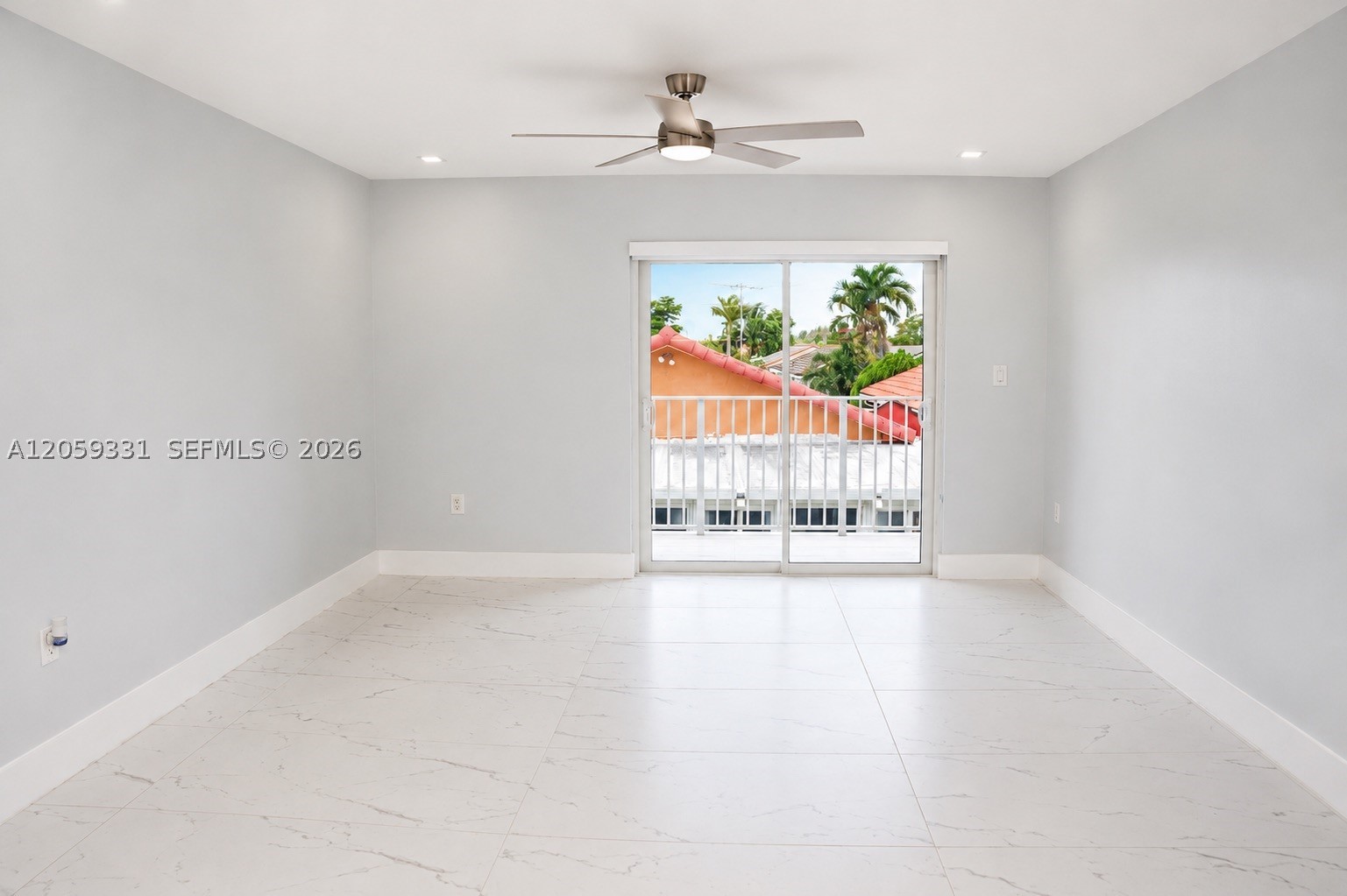 2750 W 76th St #203, Hialeah FL 33016