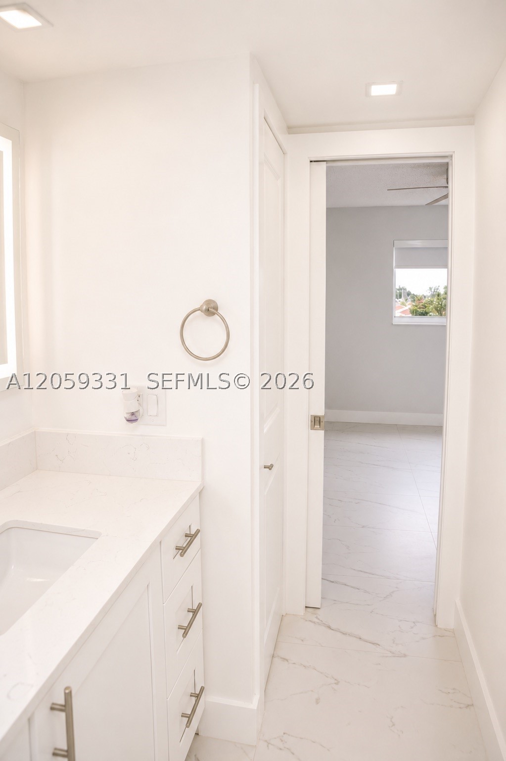 2750 W 76th St #203, Hialeah FL 33016