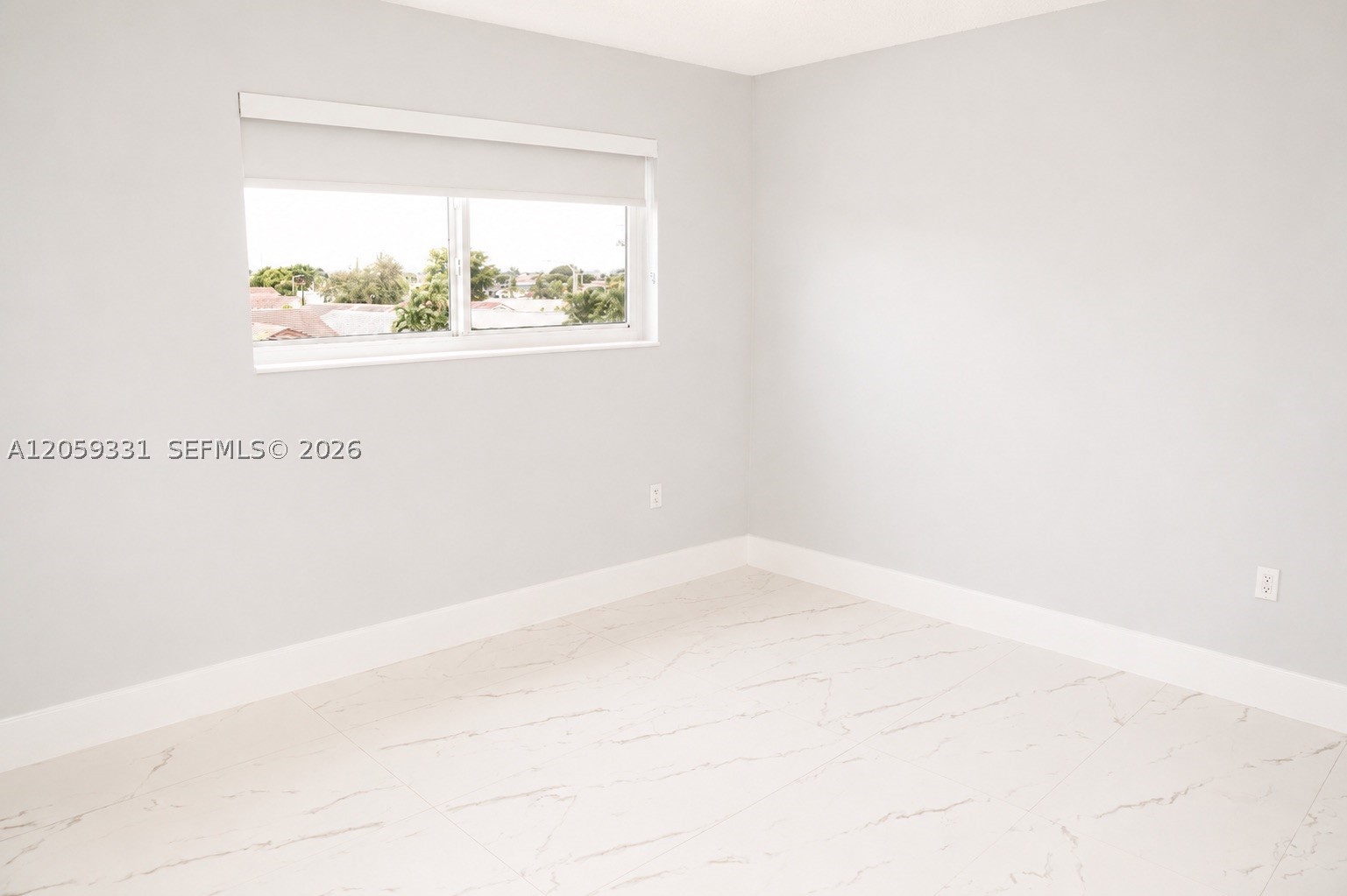 2750 W 76th St #203, Hialeah FL 33016