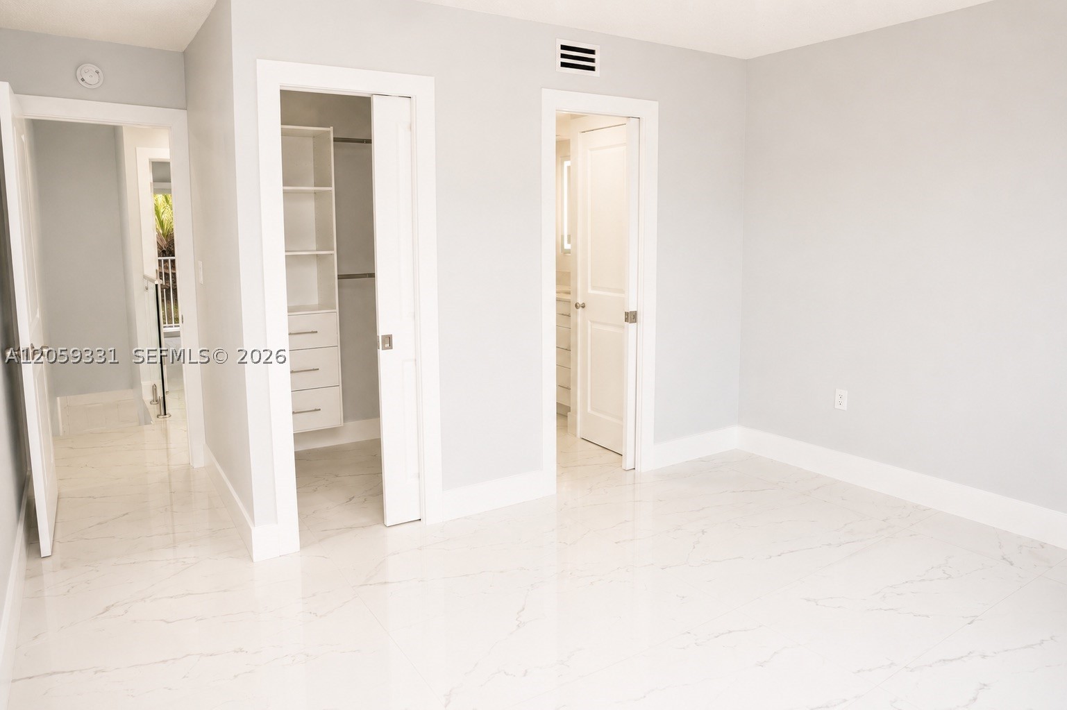 2750 W 76th St #203, Hialeah FL 33016