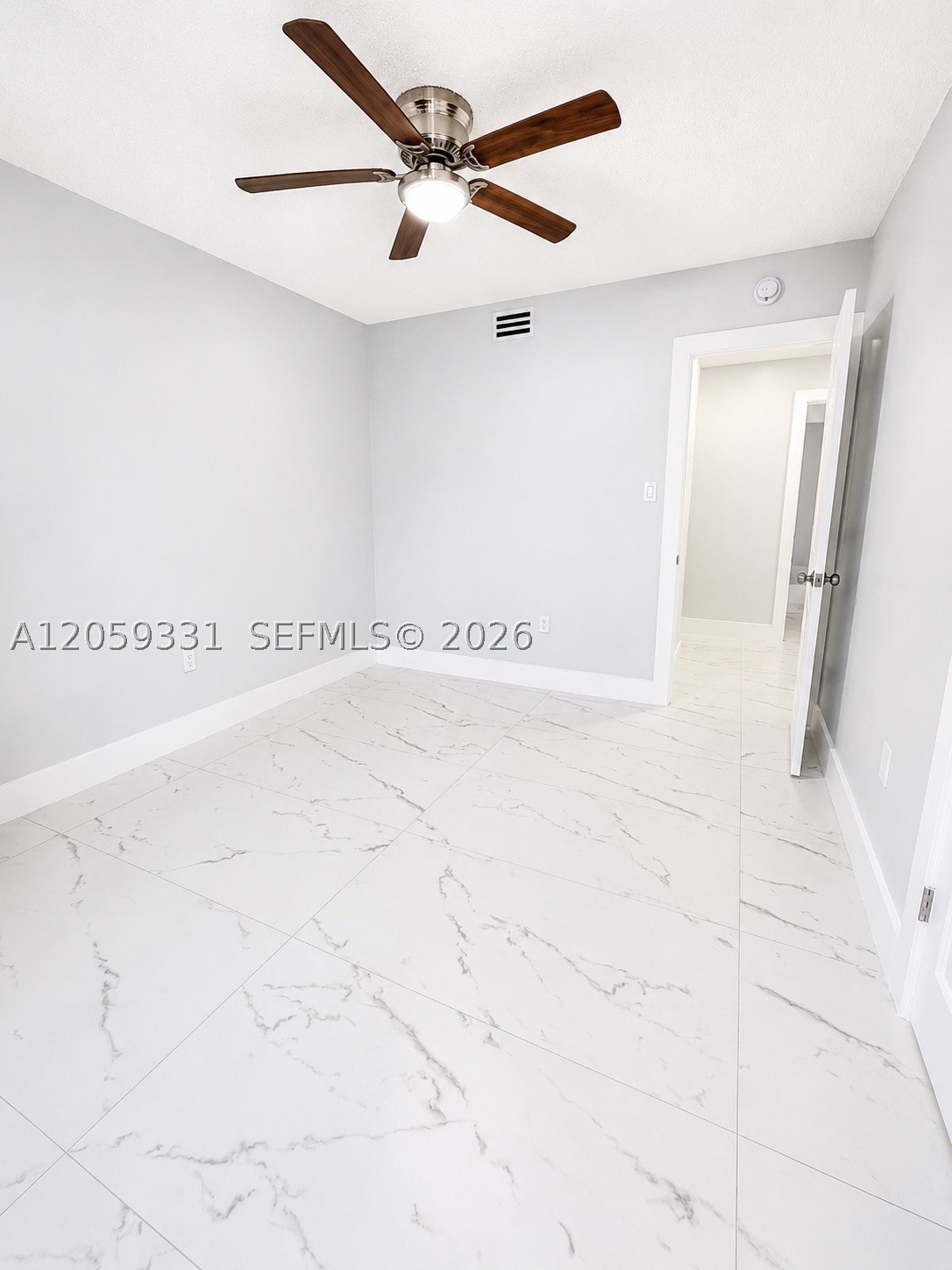 2750 W 76th St #203, Hialeah FL 33016