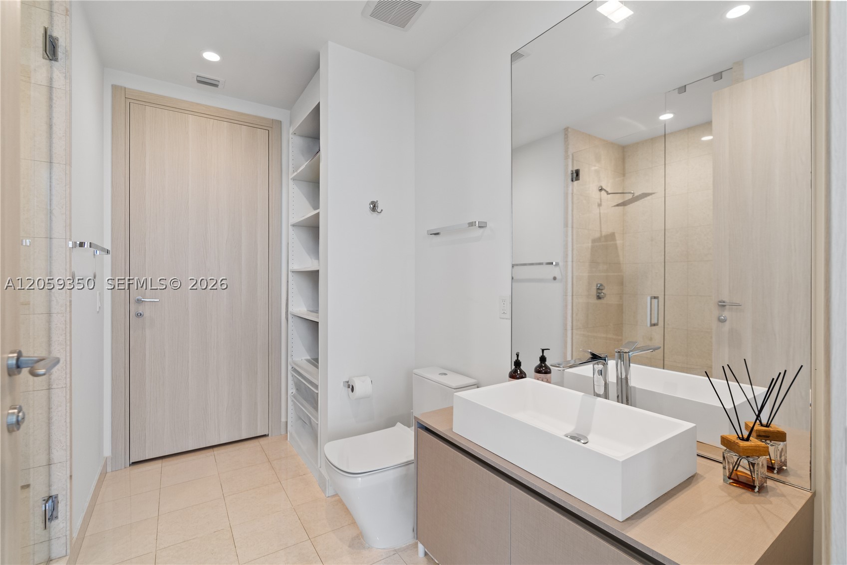 1000 Brickell #PH6106, Miami FL 33131