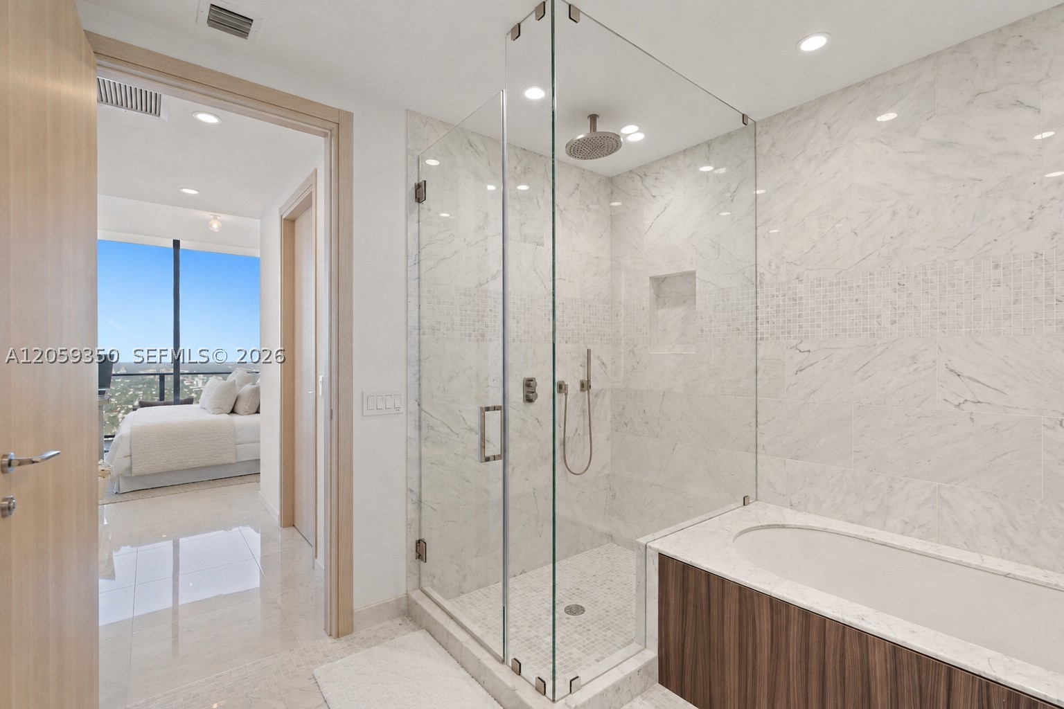 1000 Brickell #PH6106, Miami FL 33131